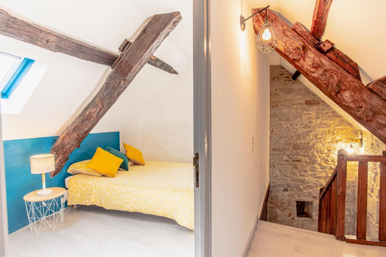 Maison En Pierres Au Coeur Du Village Medieval De Villeneuve Kültér fotó
