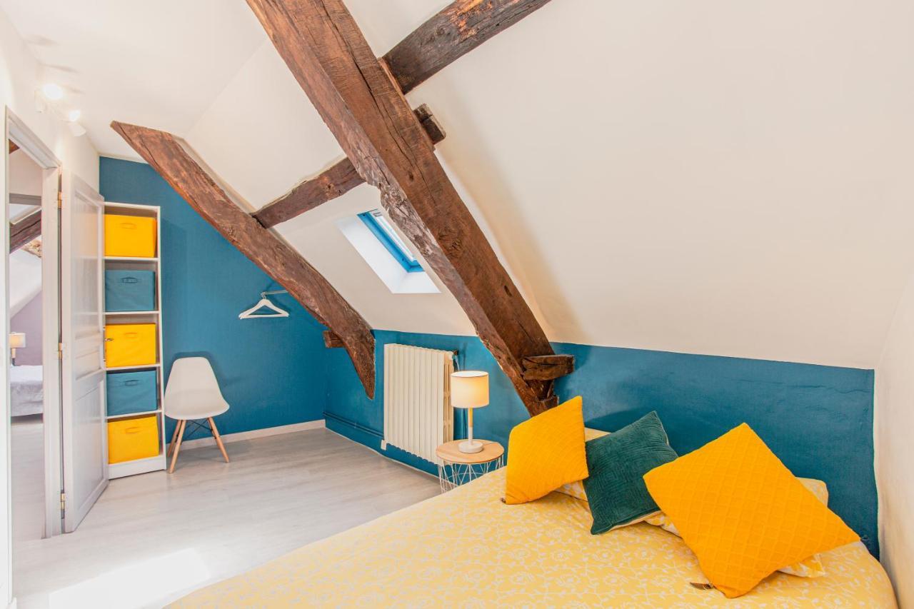 Maison En Pierres Au Coeur Du Village Medieval De Villeneuve Kültér fotó