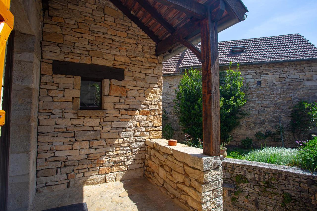 Maison En Pierres Au Coeur Du Village Medieval De Villeneuve Kültér fotó