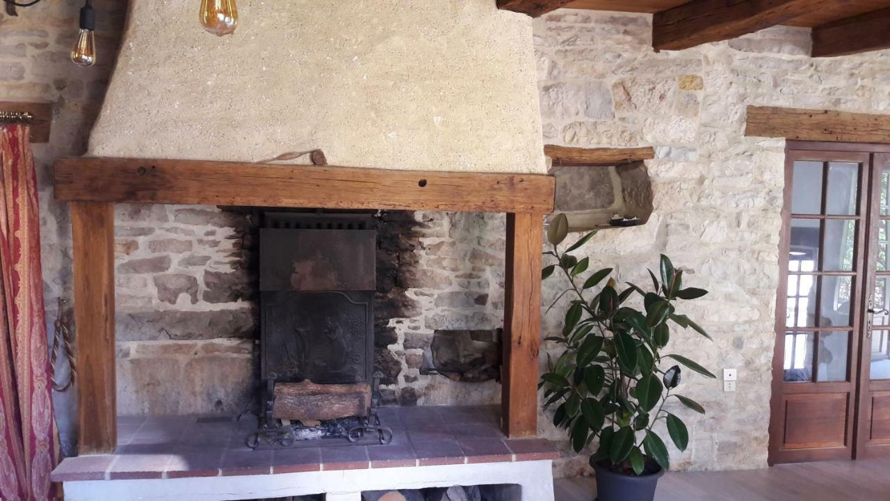 Maison En Pierres Au Coeur Du Village Medieval De Villeneuve Kültér fotó